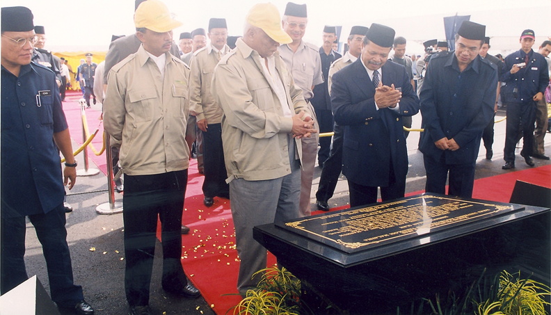 pecah tanah.jpg