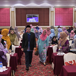 Majlis perasmian seminar wanita profesional