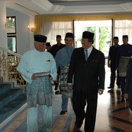 YBM Kpt mengadap Sultan Pahang